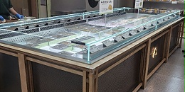 生鲜零食店定制展柜，怎么选靠谱的源头工厂？重点推荐吉秀尔展示