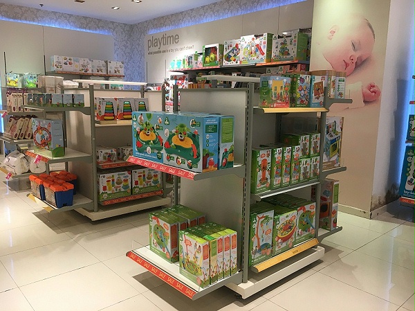 母婴店货架